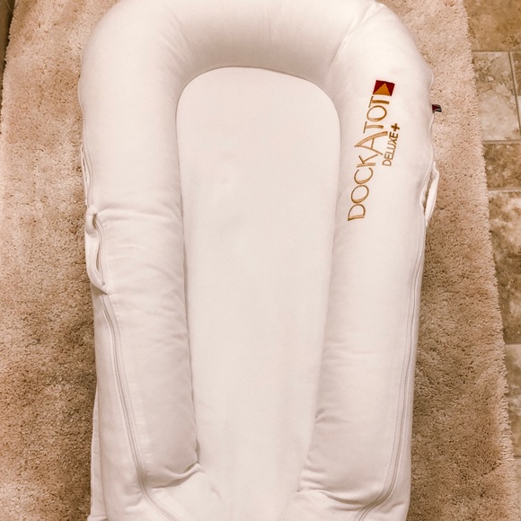 dock a tot deluxe size